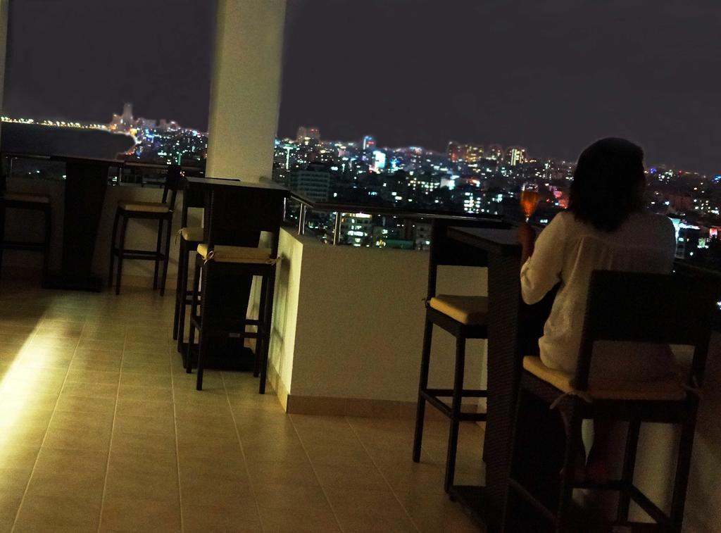 Appartement The Penthouse Above Sea à Dehiwala-Mont Lavinia Extérieur photo