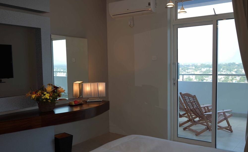 Appartement The Penthouse Above Sea à Dehiwala-Mont Lavinia Extérieur photo